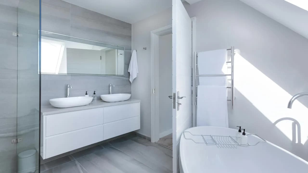 Salle de bain et cuisine